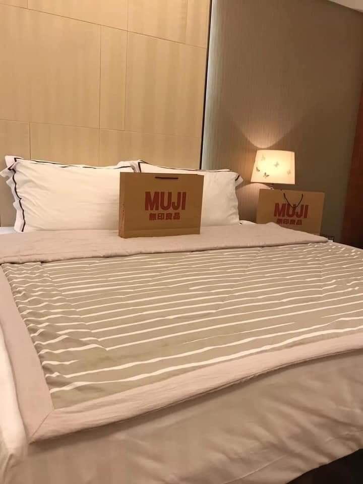 CHĂN MUJI XUÂN HÈ