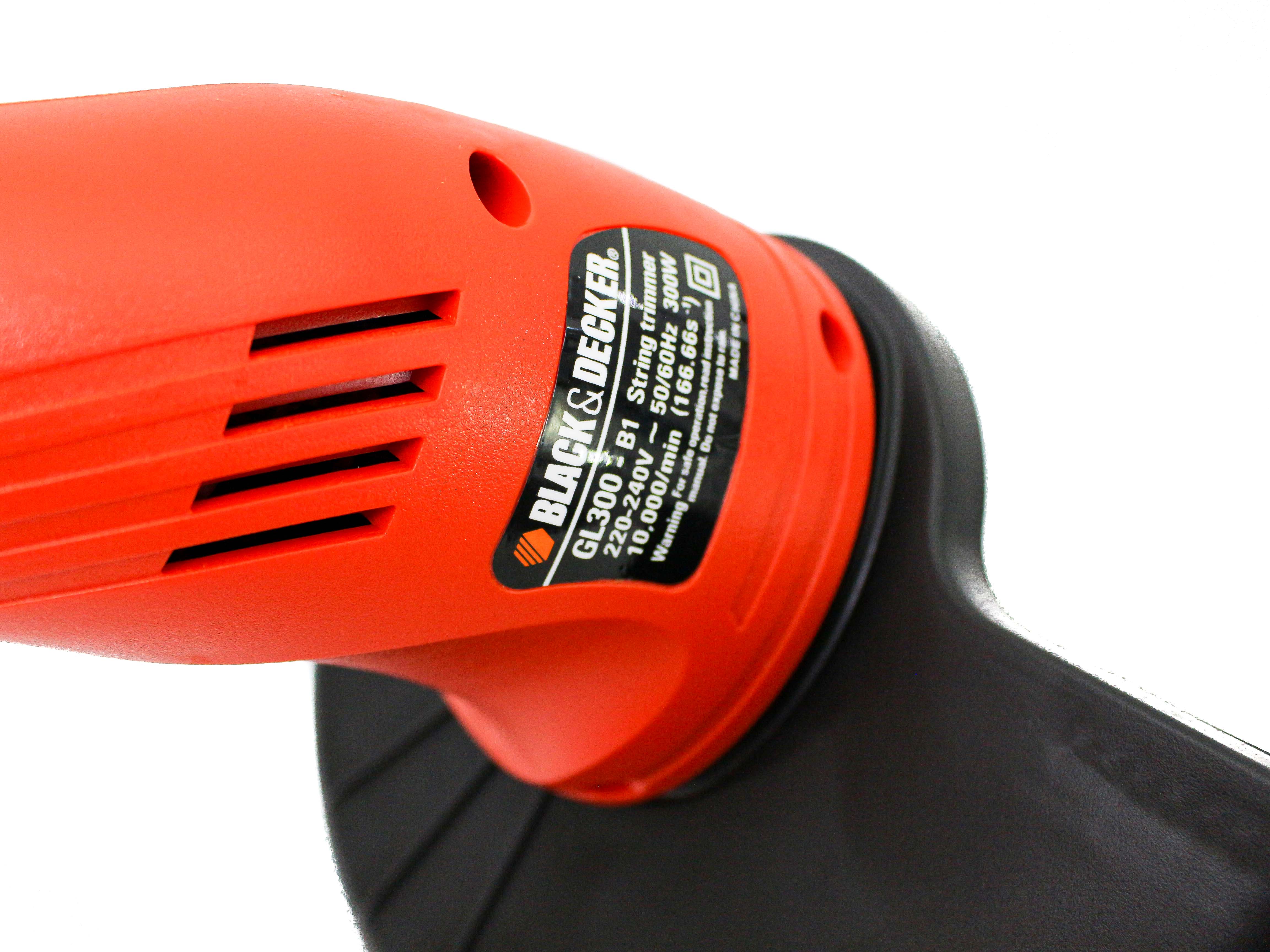 Máy cắt cỏ BLACK & DECKER GL300-B1