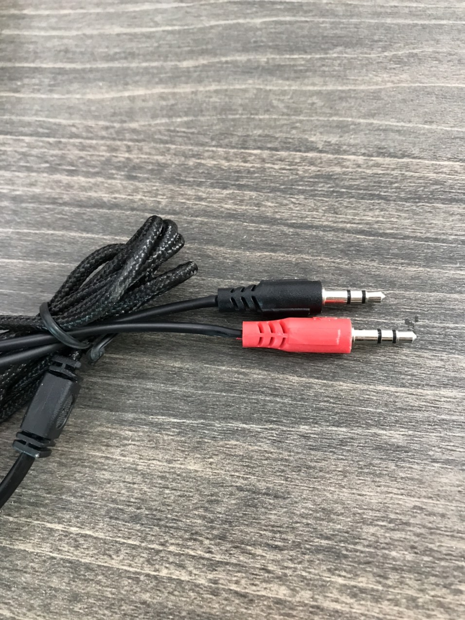 Tai nghe chụp tai V2K