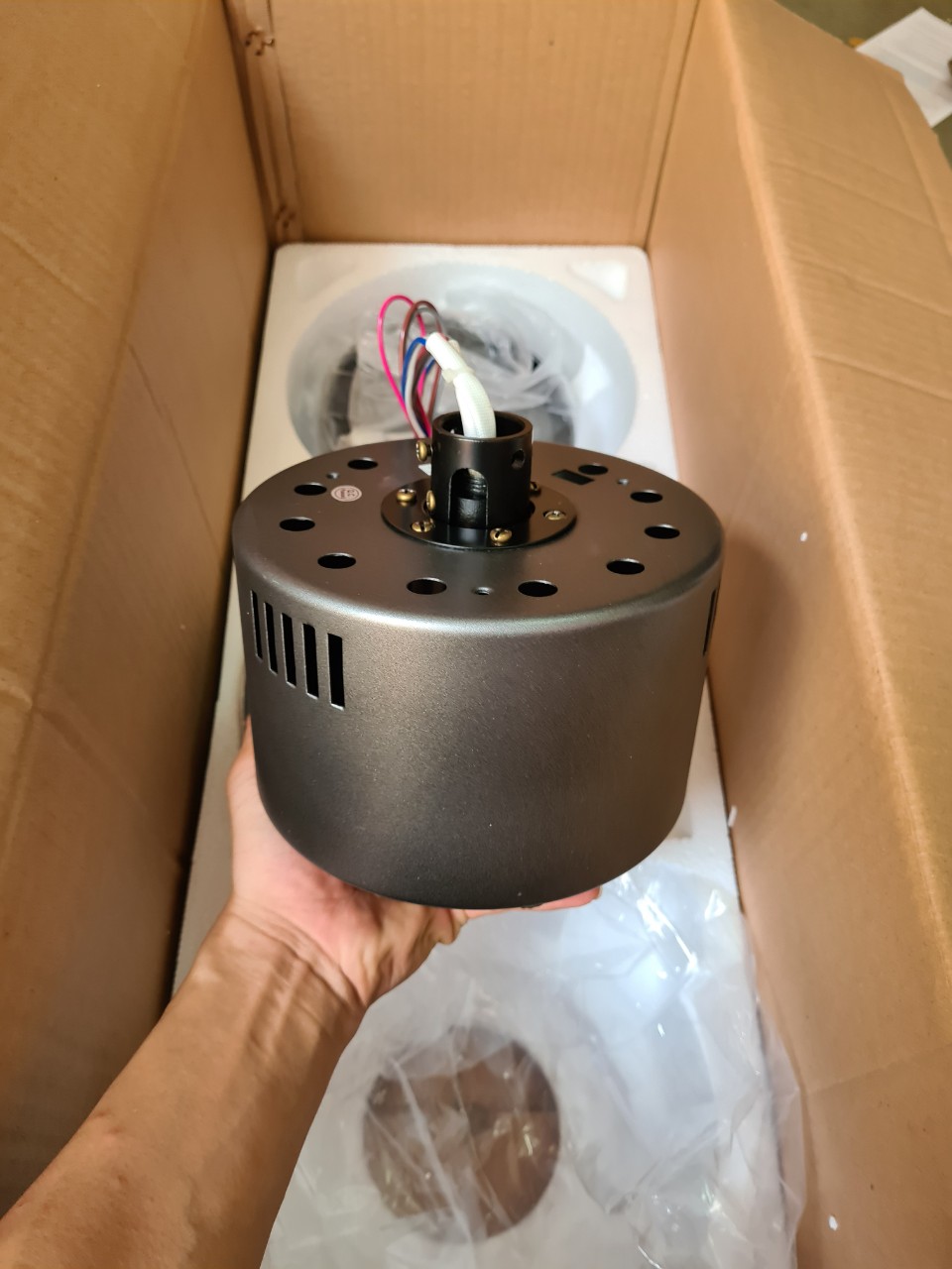 QUẠT TRẦN AB8192