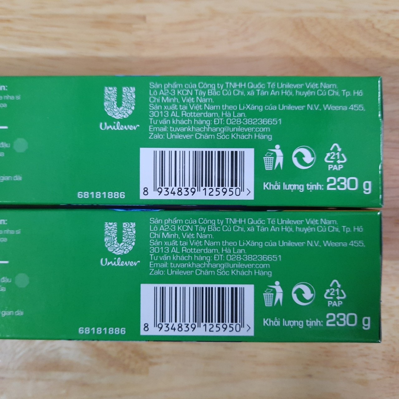 Combo 2 hộp Kem Đánh Răng Closeup bạc hà 230G