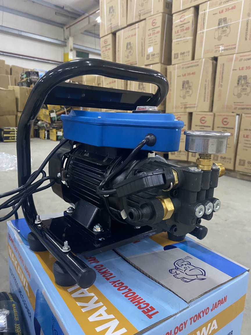 MÁY RỬA XE NAKAWA NK-676