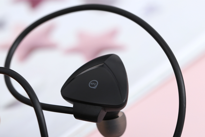 Tai nghe Bluetooth Awei A840BL