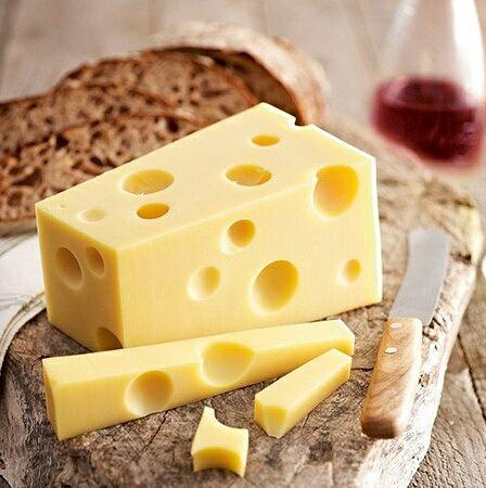 Phô mai L'Emmental Paysan Breton