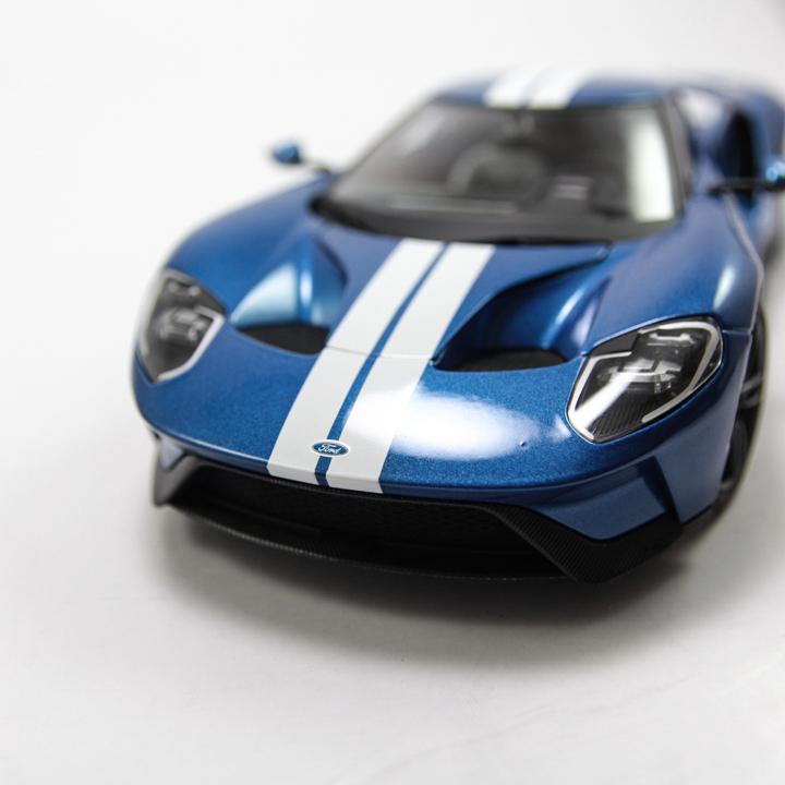 Mô hình xe Ford GT 1:18 Maisto Exclusive