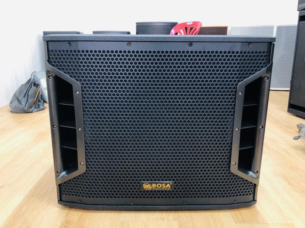 Loa Bosa XR618A