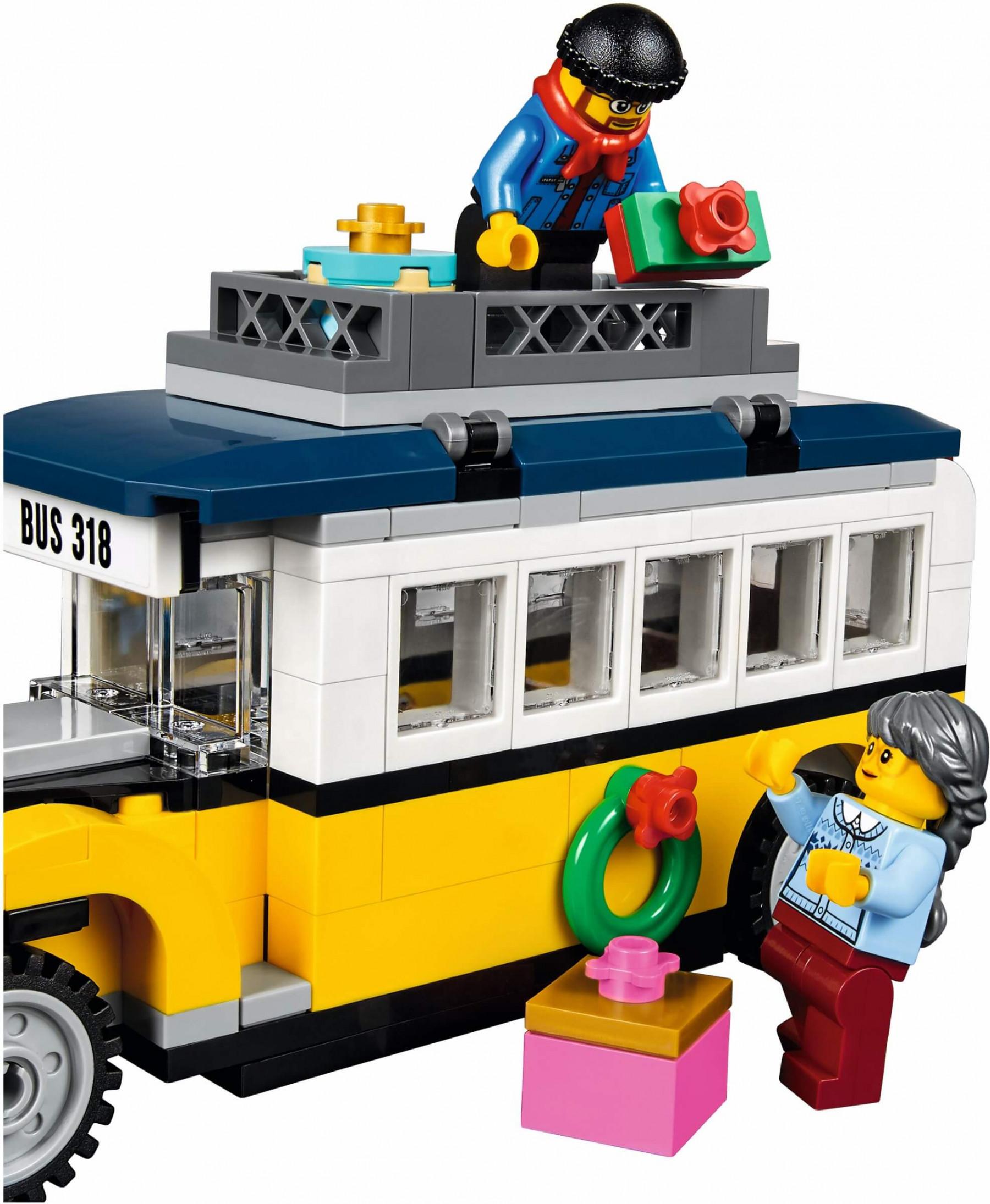 Đồ chơi lắp ráp Lego Creator Expert 10259 - Trạm Xe Lửa phủ Tuyết