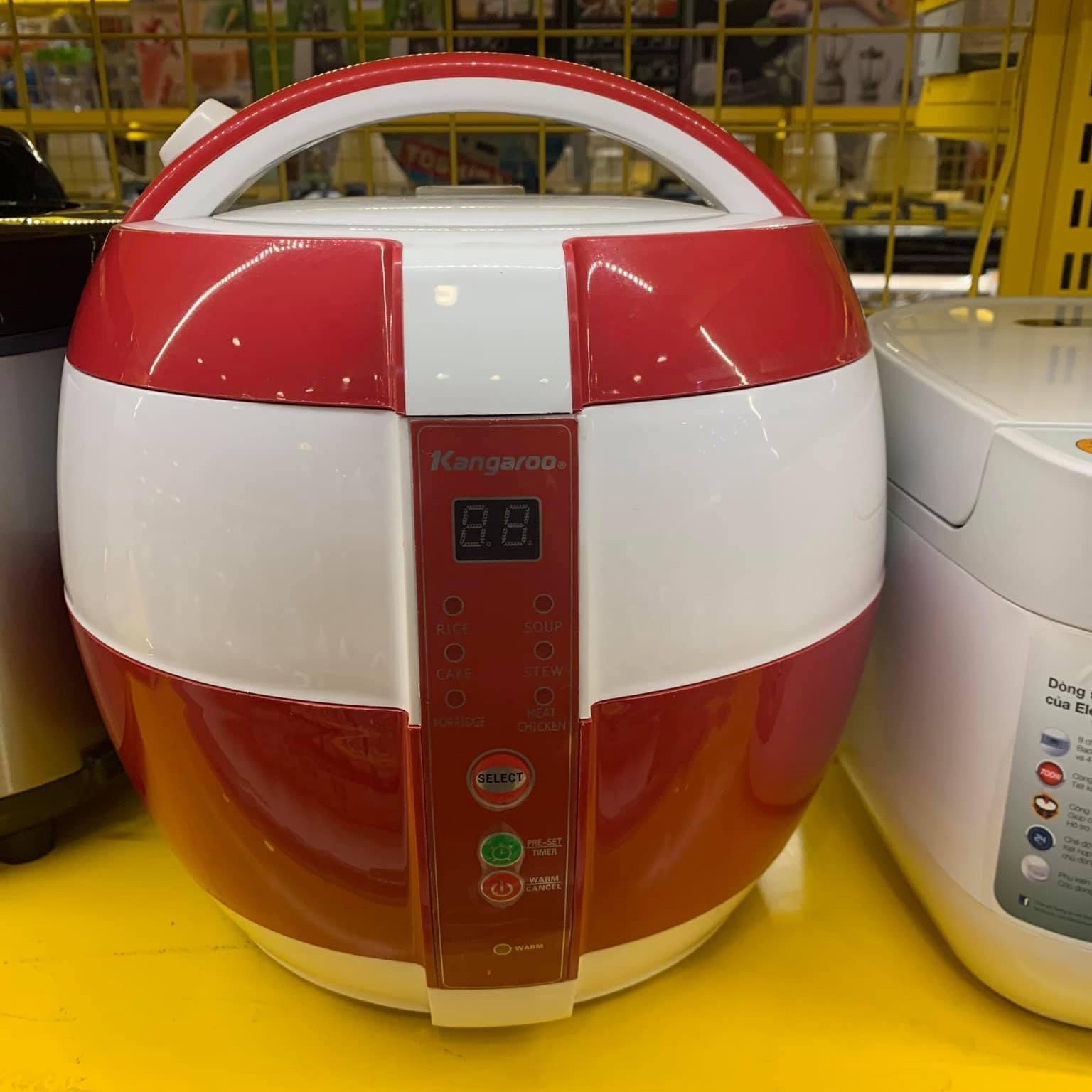 Nồi cơm điện Kangaroo KG835 1.8L