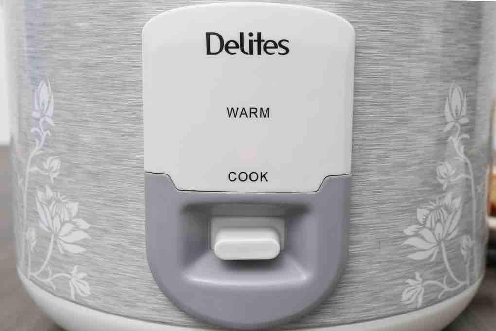 Nồi cơm điện Delites NCG1805 1.8L