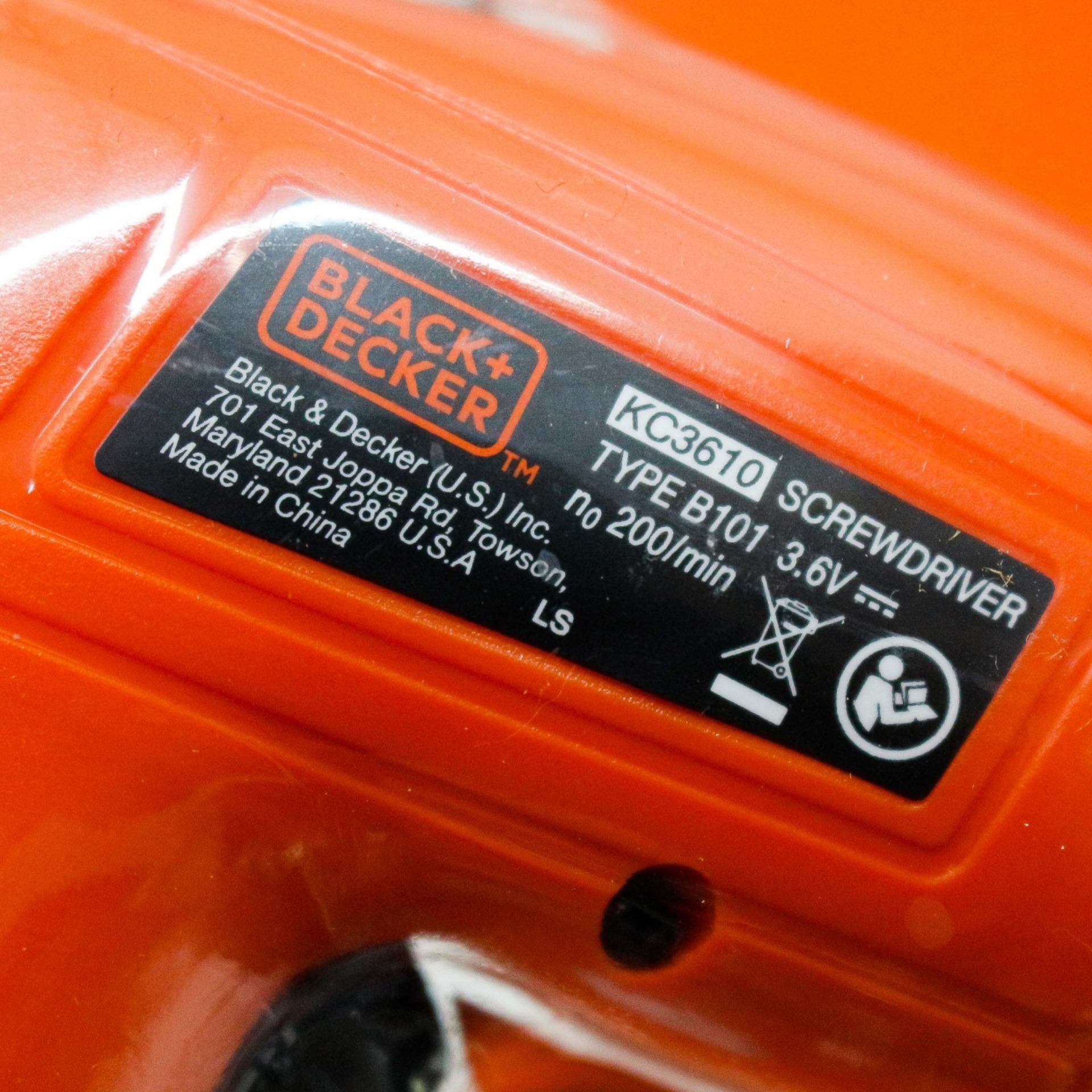 Máy vặn vít Black & Decker KC3610-B1