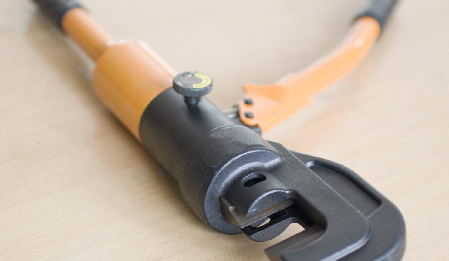 Kìm cắt thủy lực Asaki AK-620 16mm