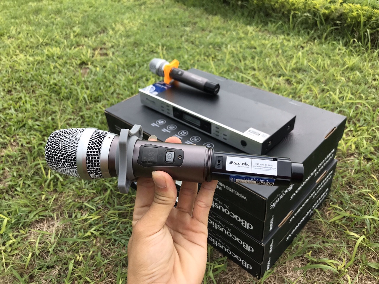 Micro không dây DBacoustic 350