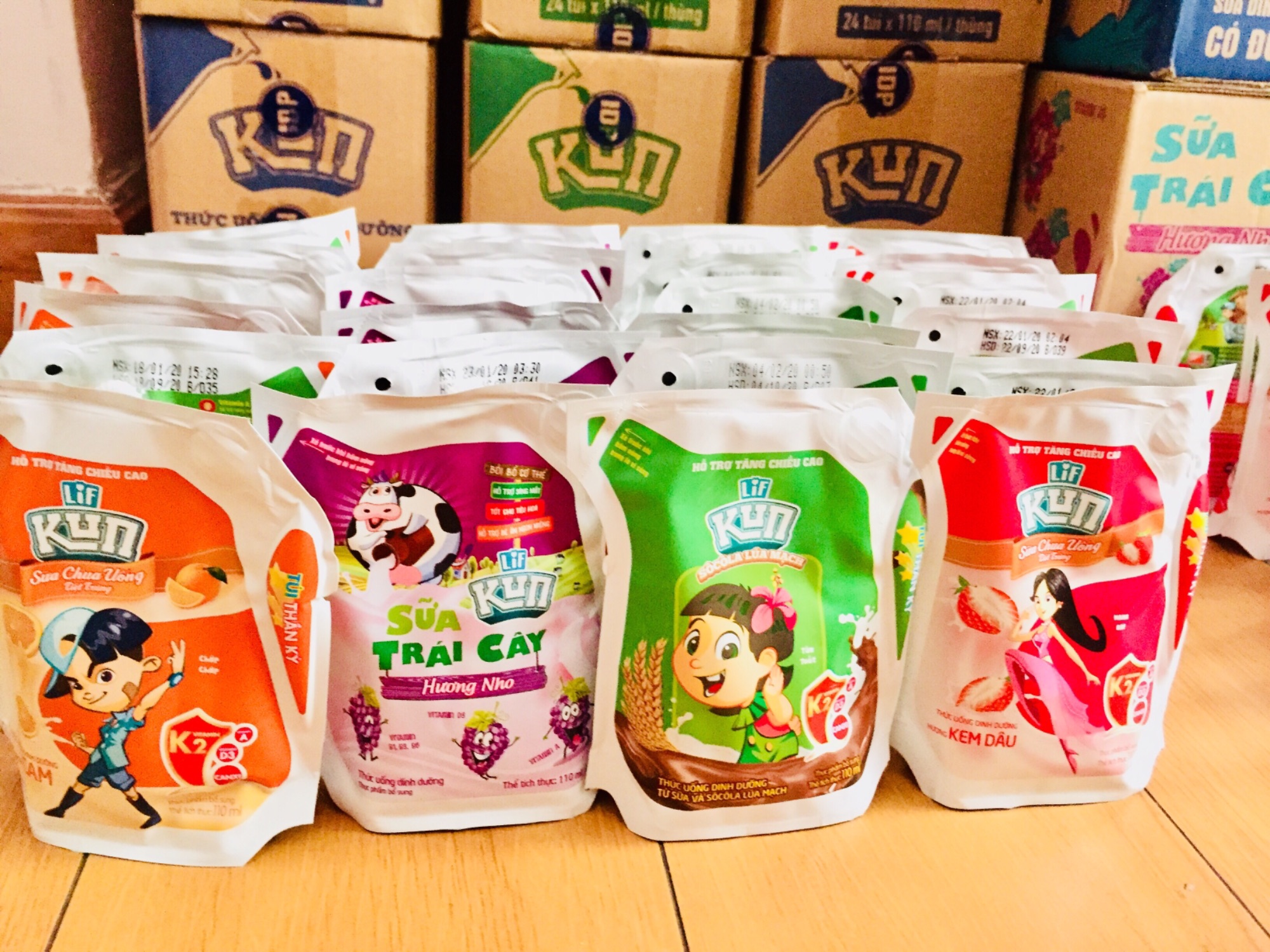 Sữa Chua Uống Kun Dâu 110ml thùng 24 túi