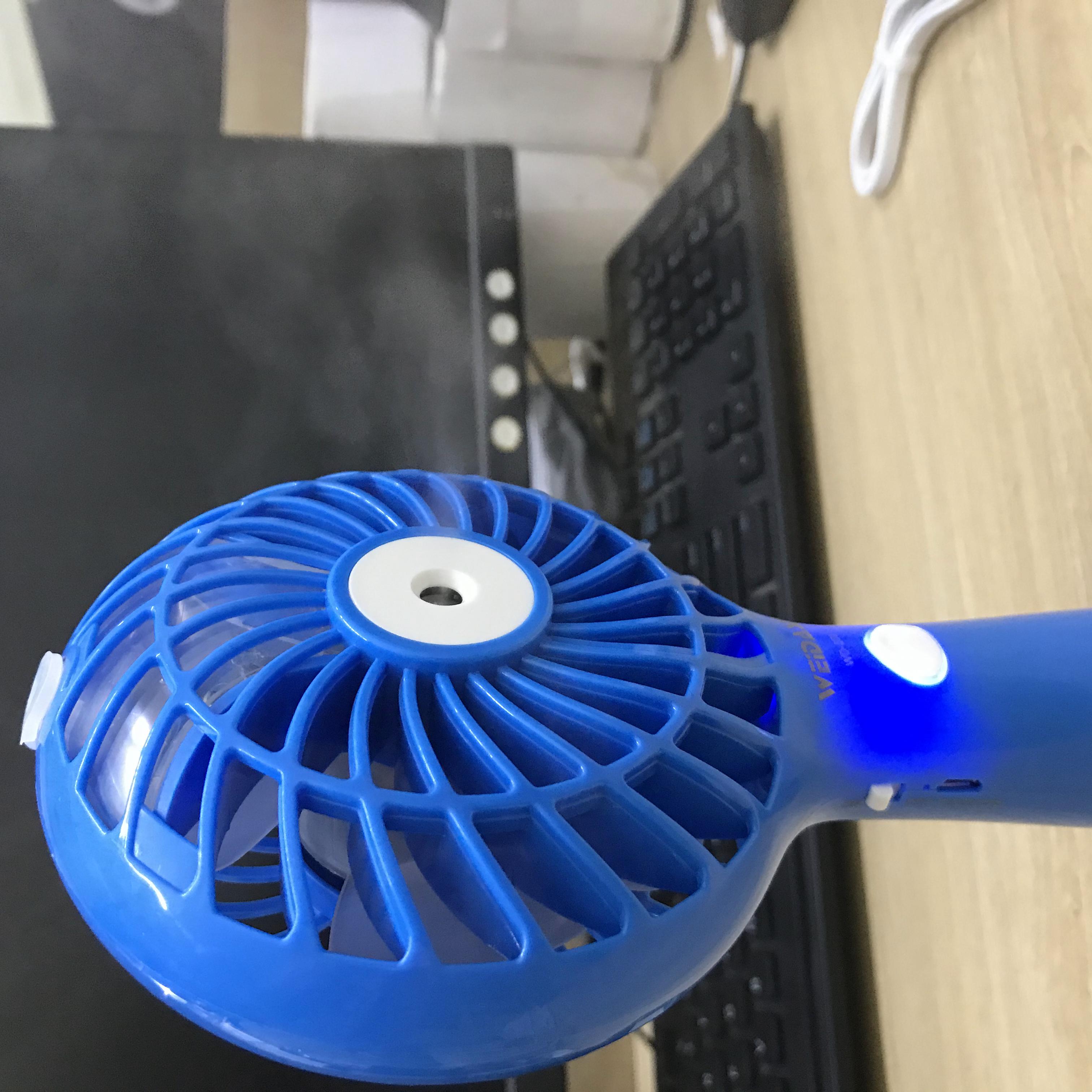 QUẠT MINI CẦM TAY PHUN SƯƠNG WD-208