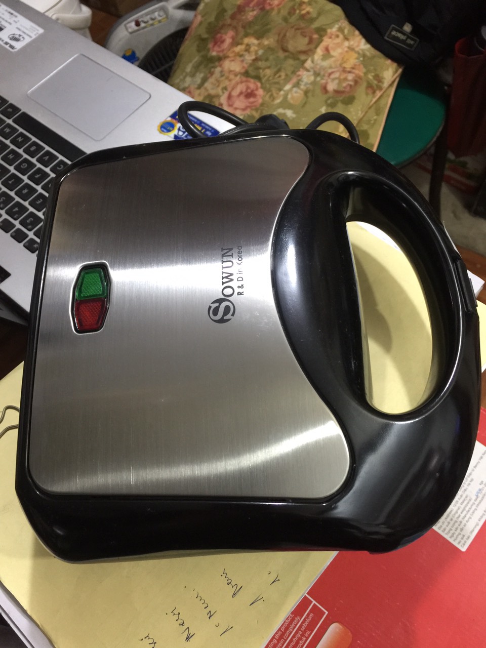 Máy làm bánh sandwich Sowun SW-219