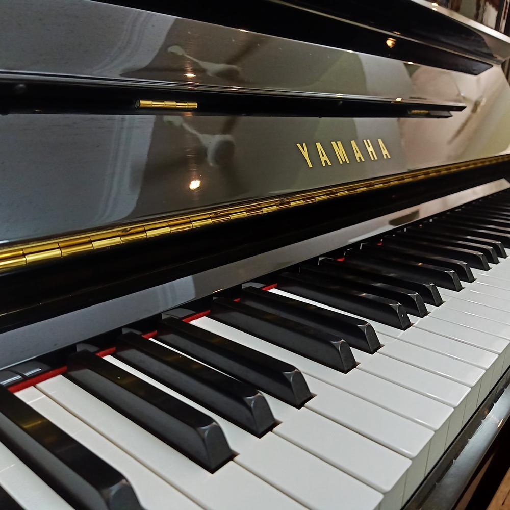 Đàn Piano Yamaha YU3