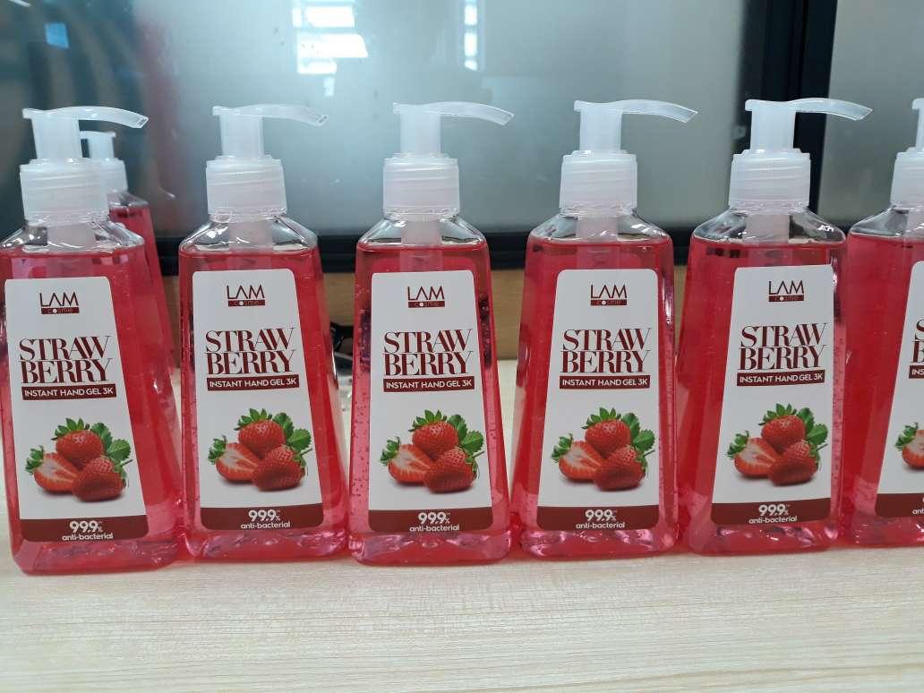 Gel rửa tay Lamcosme hương dâu
