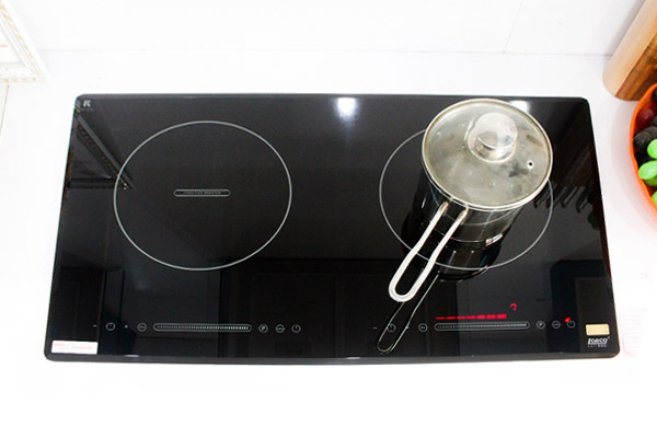 Bếp từ Lorca LCI-886