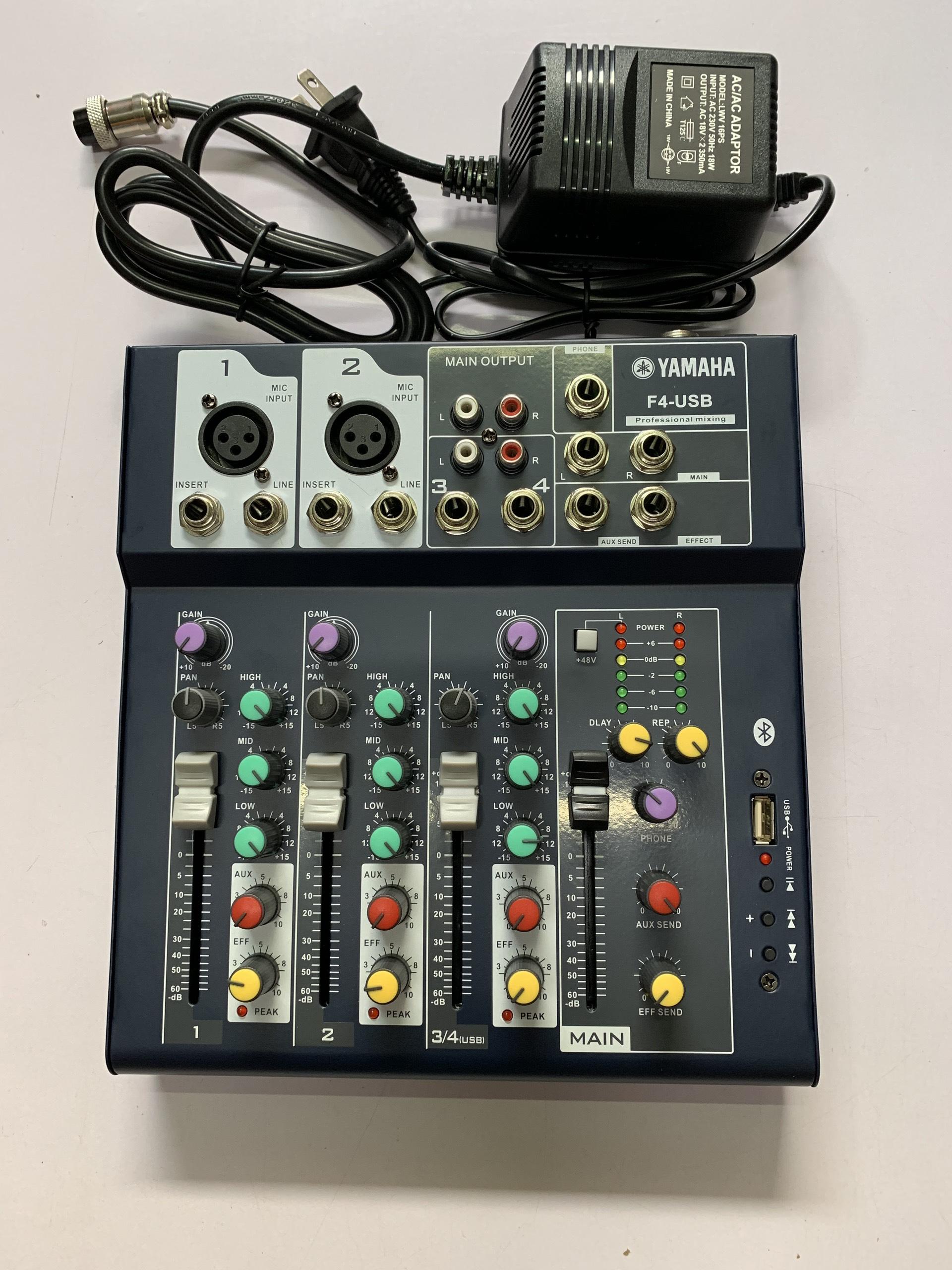 Mixer YAMAHA F4-USB
