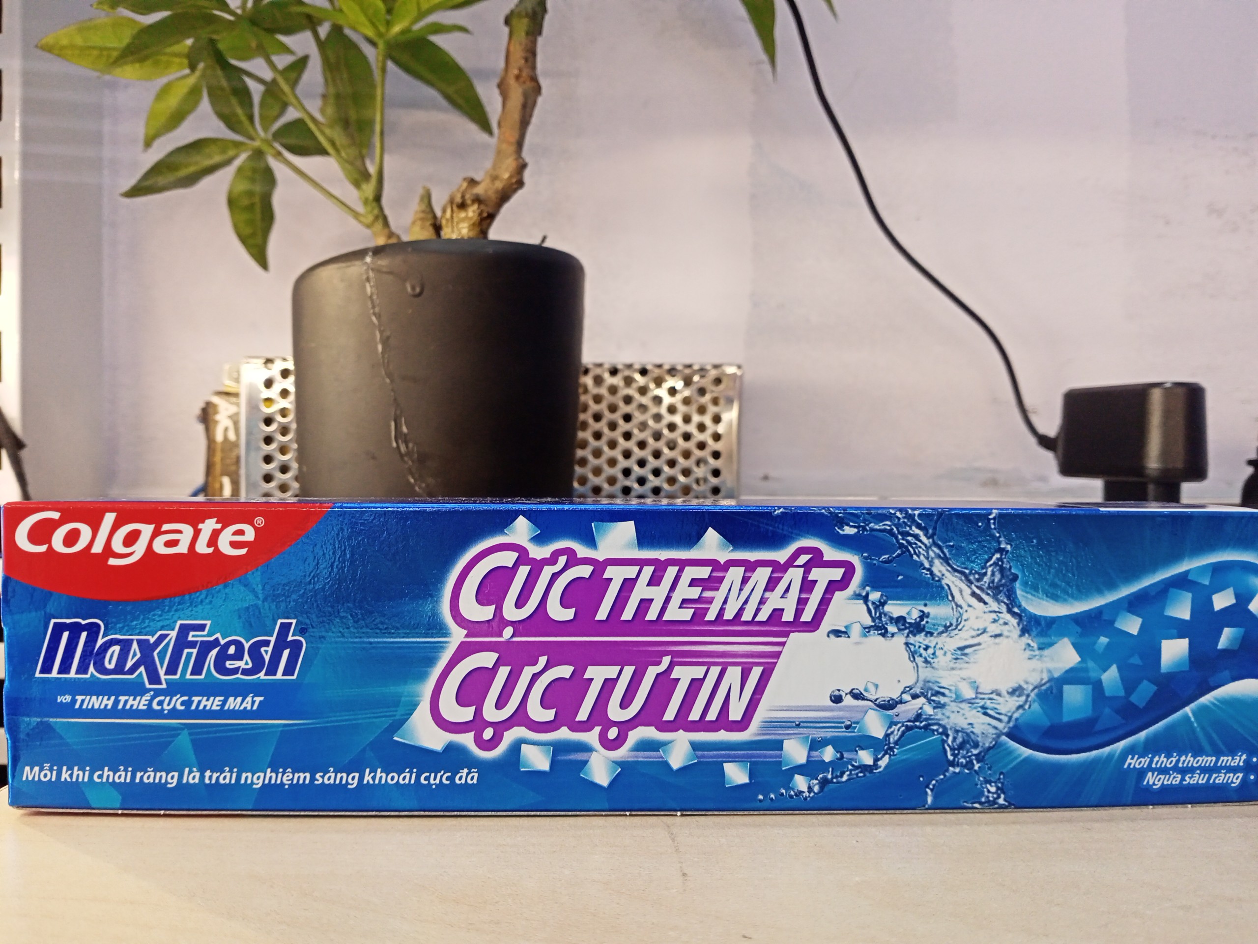 Kem đánh răng Colgate MaxFresh bạc hà combo 2 hộp
