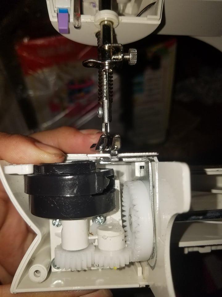 Máy may mini gia đình có đèn