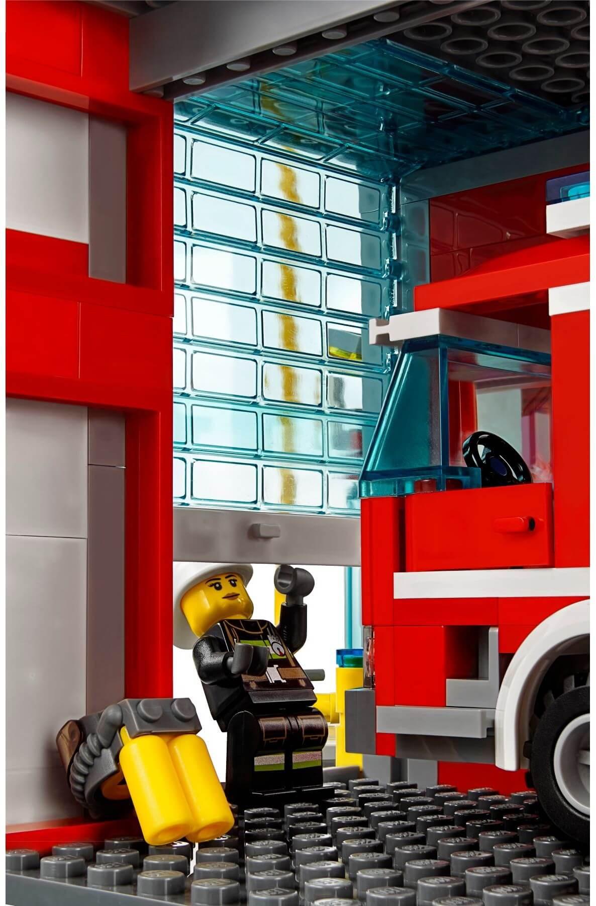 Mô Hình LEGO City Fire 60110 Trạm Cứu Hỏa
