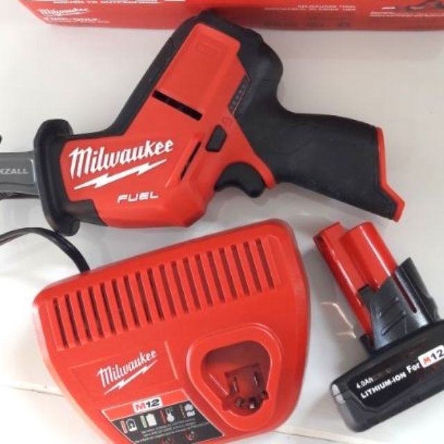 MÁY CƯA KIẾM MILWAUKEE 2520