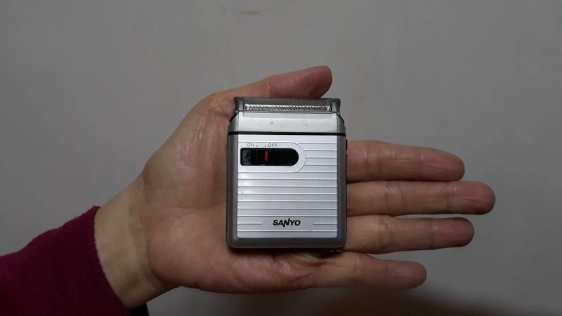 Máy cạo râu Sanyo SV-M730A