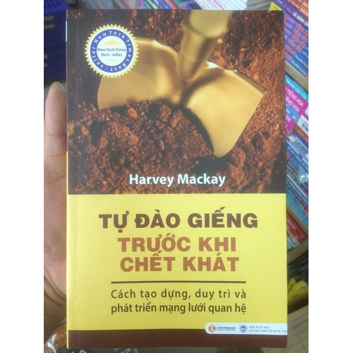 Tự Đào Giếng Trước Khi Chết Khát