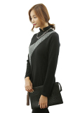 Áo cổ lọ đính hạt đá Trần Doanh D57