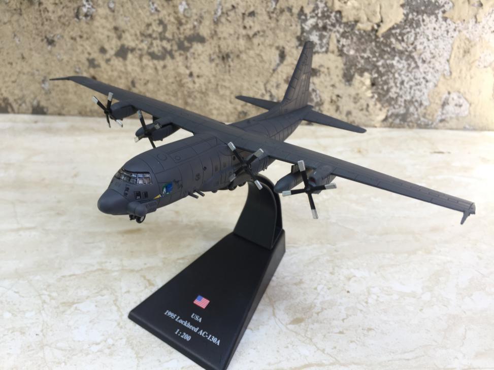 Mô hình máy bay AC-130A 1:200