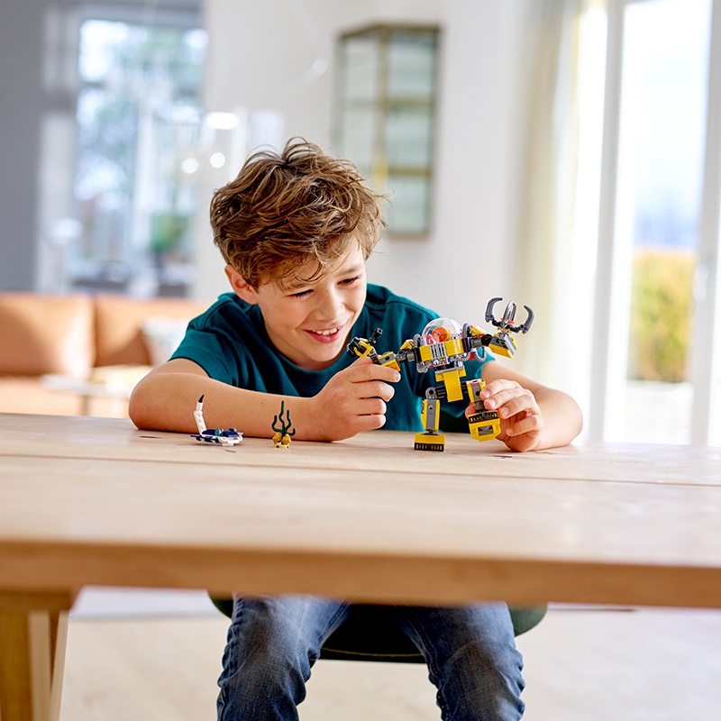 Lego Creator 31090 RôBốt Thám Hiểm Biển Sâu