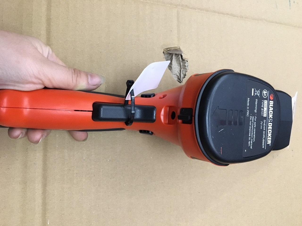 Máy Tỉa Lá Black Decker GSL700KIT