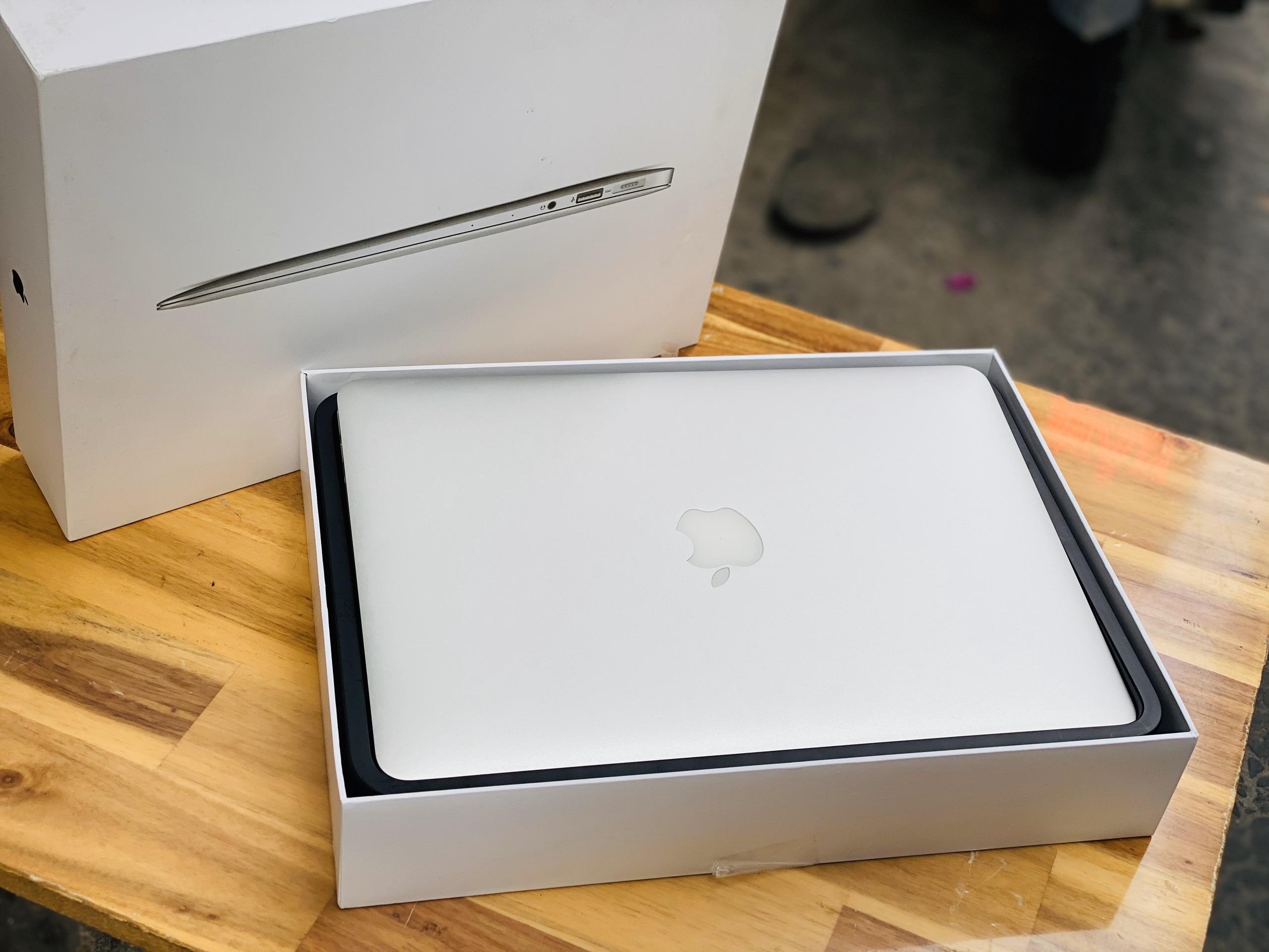 Laptop APPLE Macbook Air MD760 13.3INCH