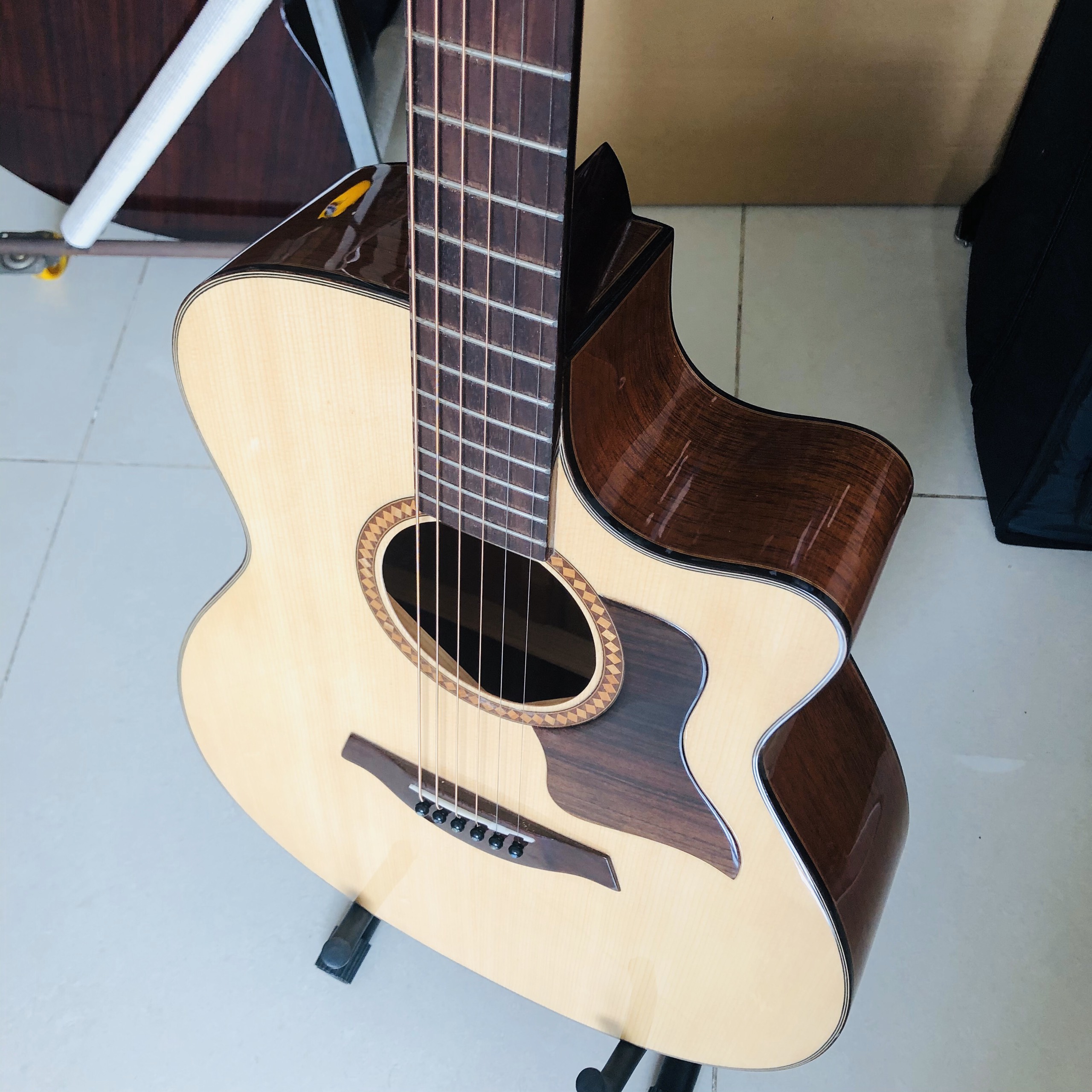 ĐÀN GUITAR ACOUSTIC DT350