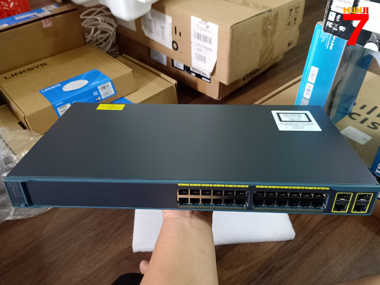 Switch CISCO WS-C2960-24TC-L
