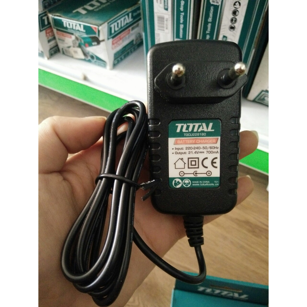 CỤC SẠC TOTAL TOCLI228180