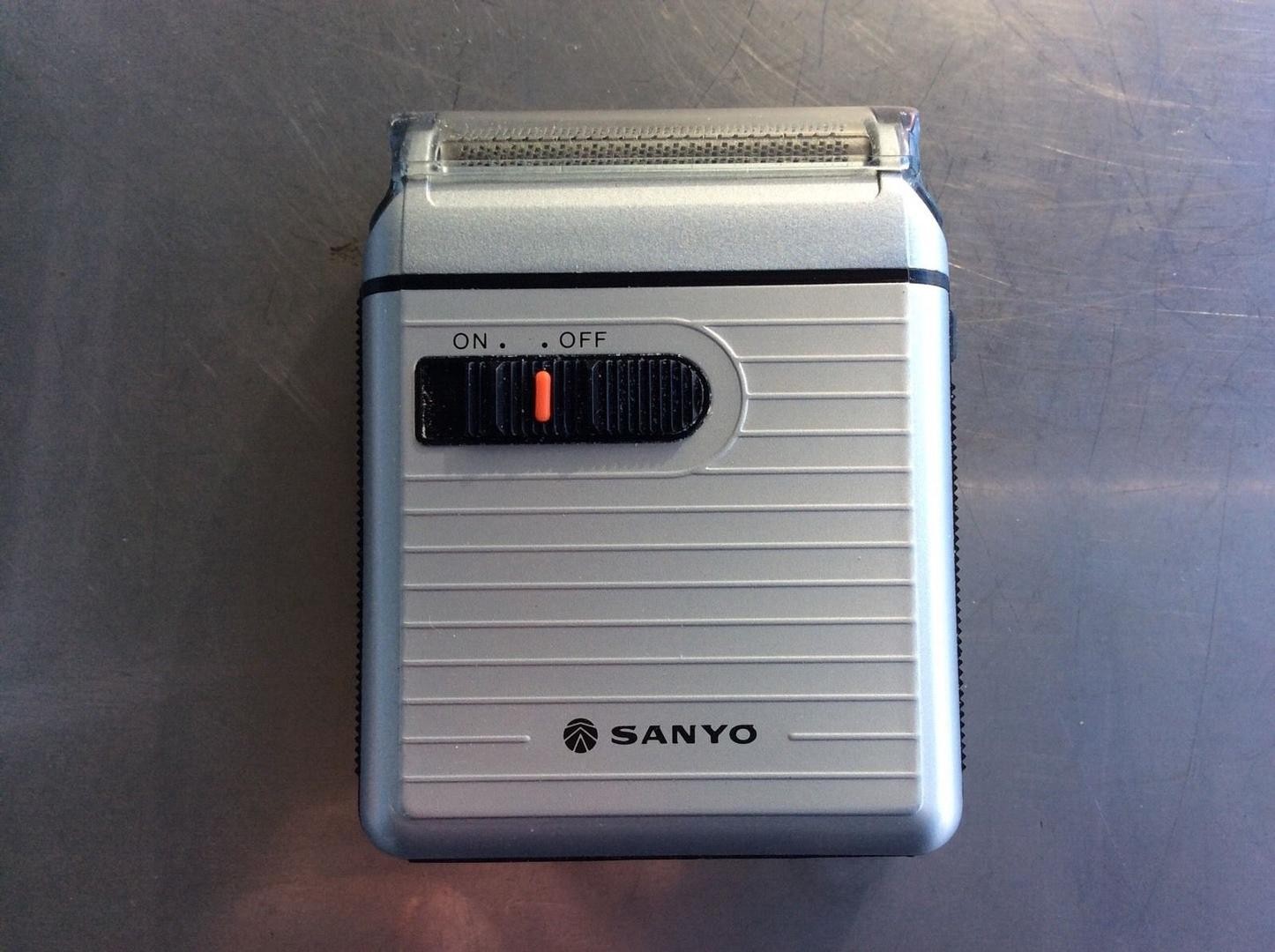 Máy cạo râu Sanyo SV-M730A