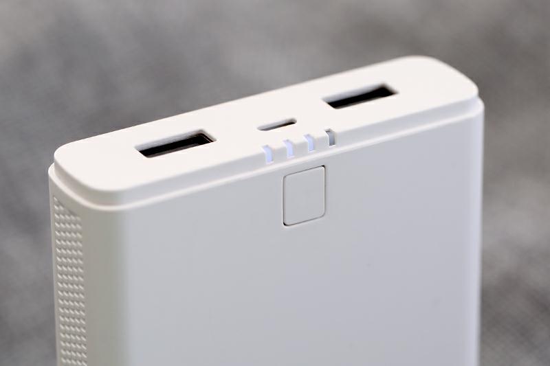Sạc dự phòng AVA DS421 10000mAh
