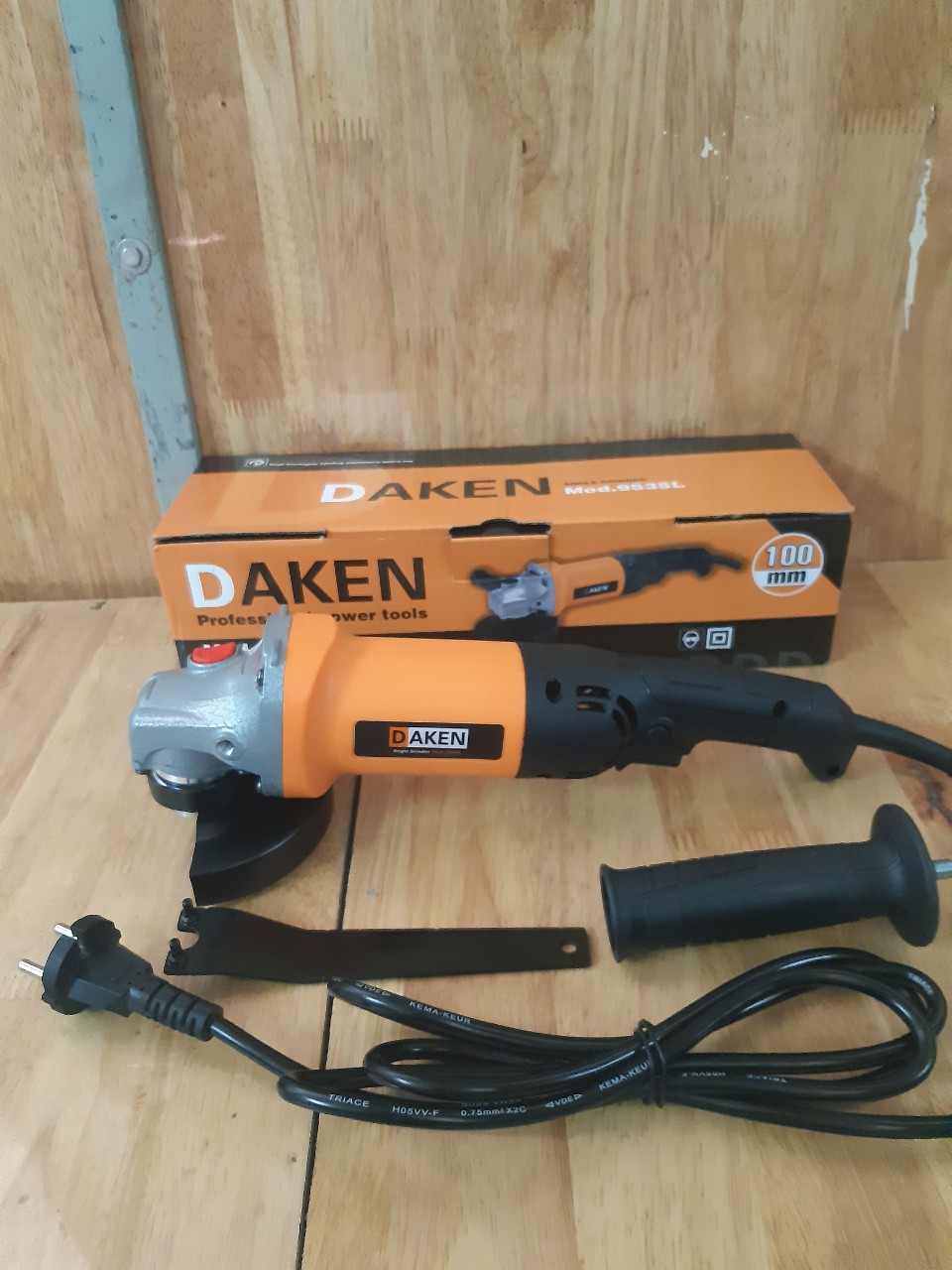 MÁY MÀI GÓC MÁY CẮT DAKEN
