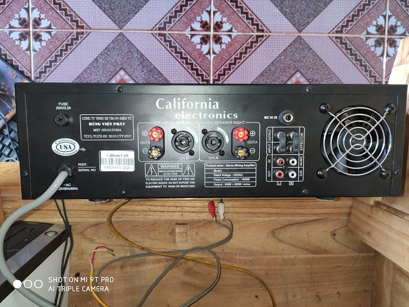 Amply liền vang California F330