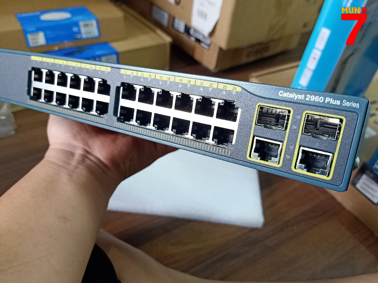 Switch CISCO WS-C2960-24TC-L