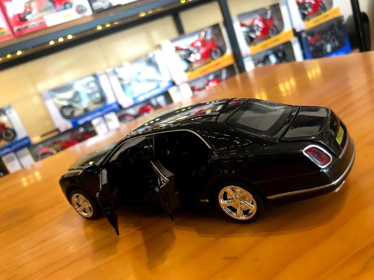 Xe mô hình Bentley Mulsanne 1:32