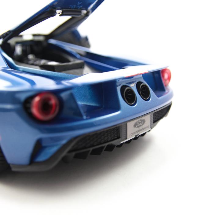 Mô hình xe Ford GT 1:18 Maisto Exclusive