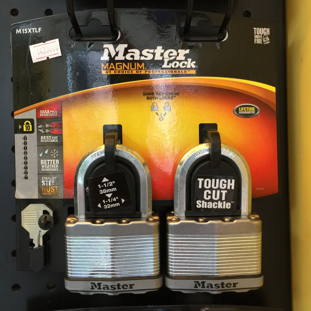 Khóa Excell thân lá thép Master Lock M15EURTLF