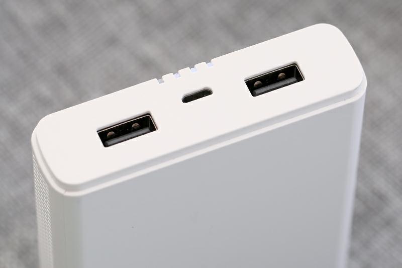 Sạc dự phòng AVA DS421 10000mAh