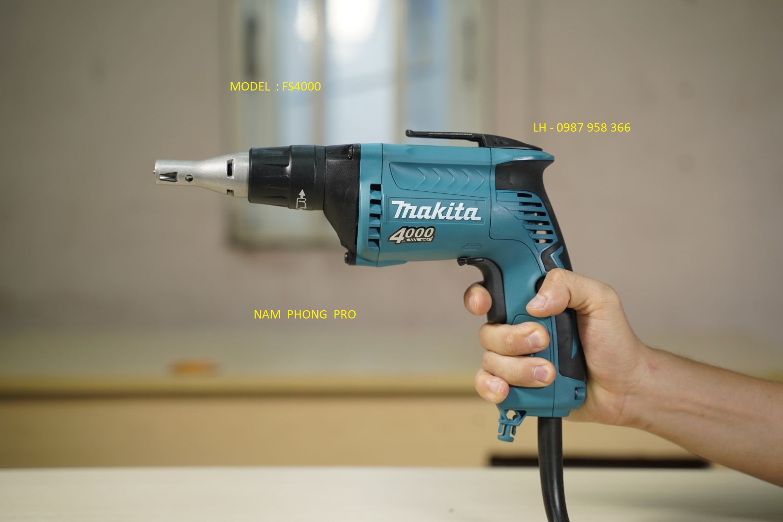 Máy bắt vít Makita FS4000