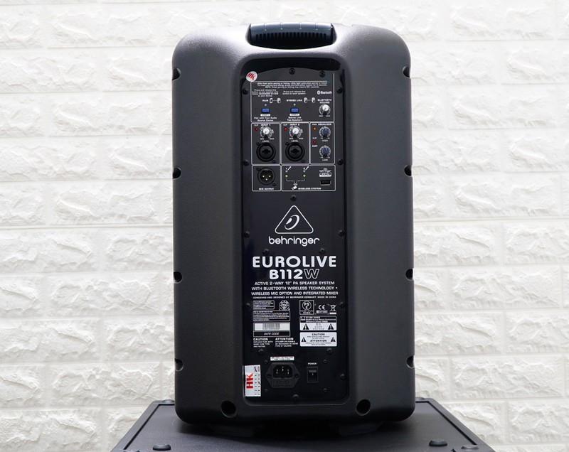LOA BEHRINGER B112W