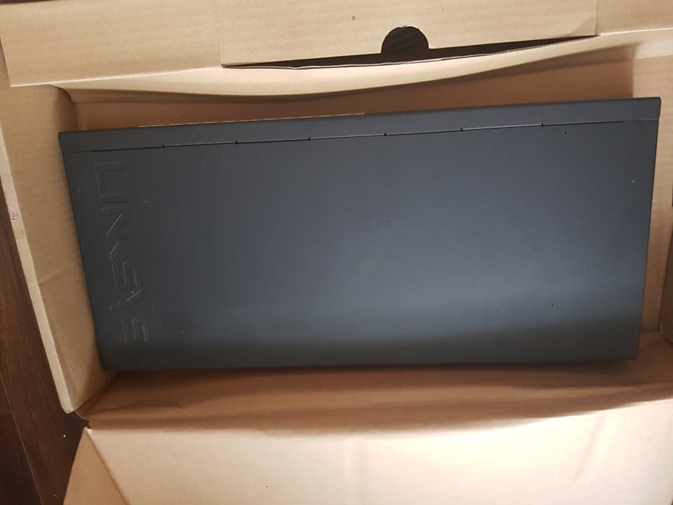 Switch Linksys LGS124P