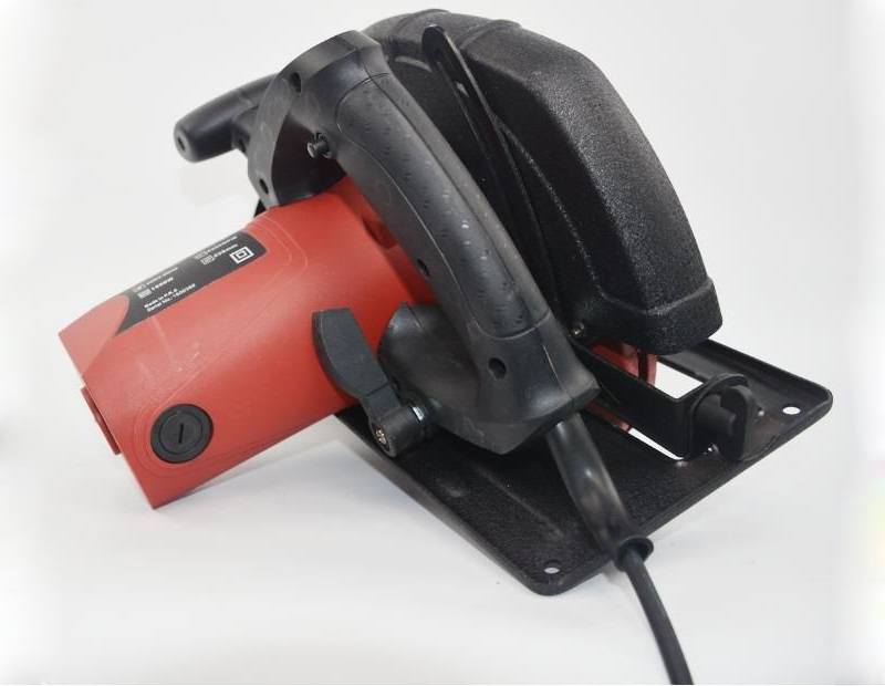 MÁY CƯA ĐĨA TRÒN FEG EG-235